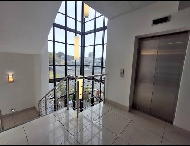 167M² OFFICE TO LET IN VINCENT